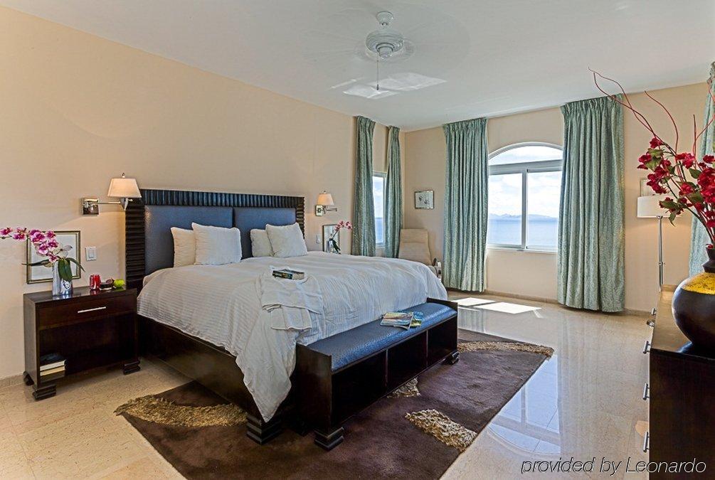 Princess Heights Luxury Condo Hotel Oyster Pond Exterior photo