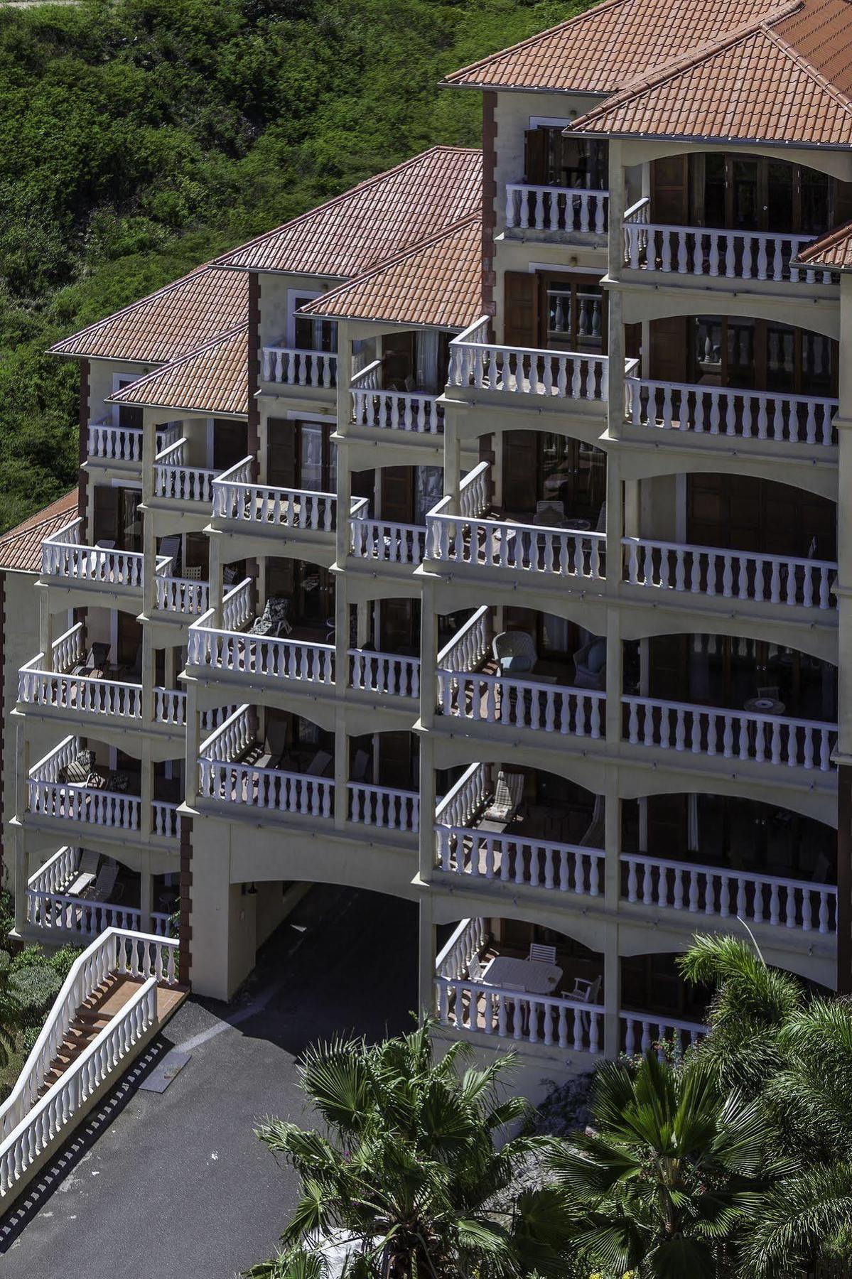 Princess Heights Luxury Condo Hotel Oyster Pond Exterior photo